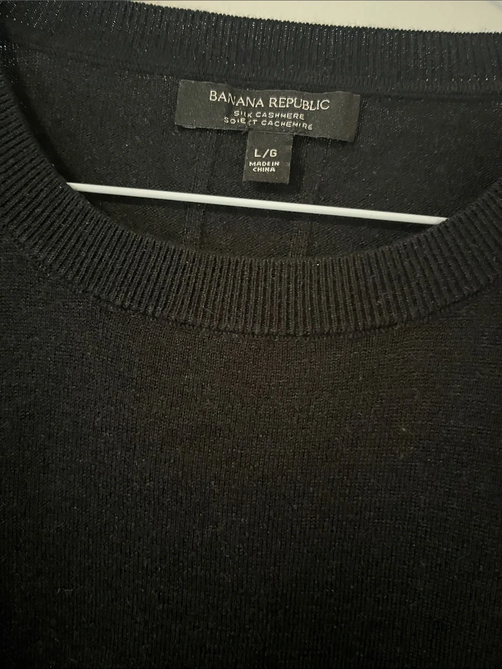 Banana Republic Black Long-Sleeve Crewneck Sweater - Picture 2 of 3